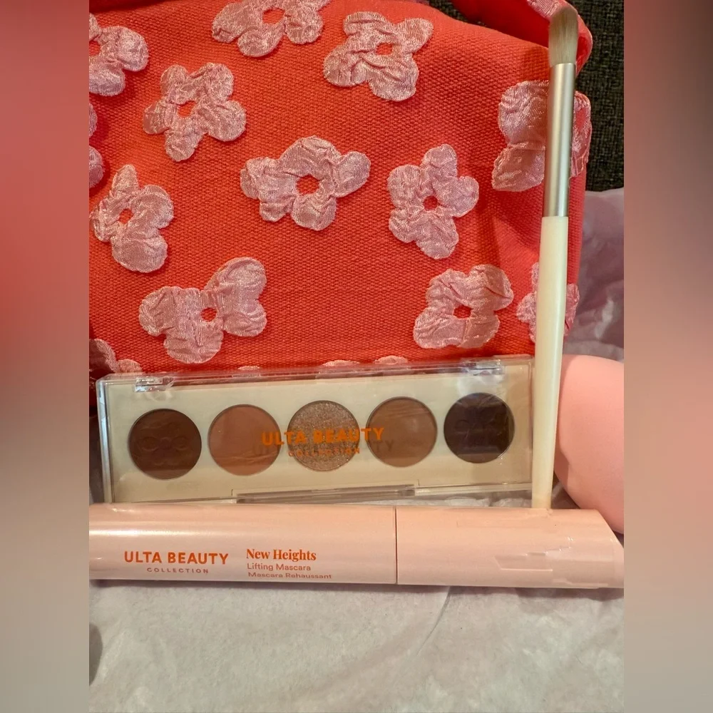 Ulta Makeup bag with makeup - Picture 4 of 12